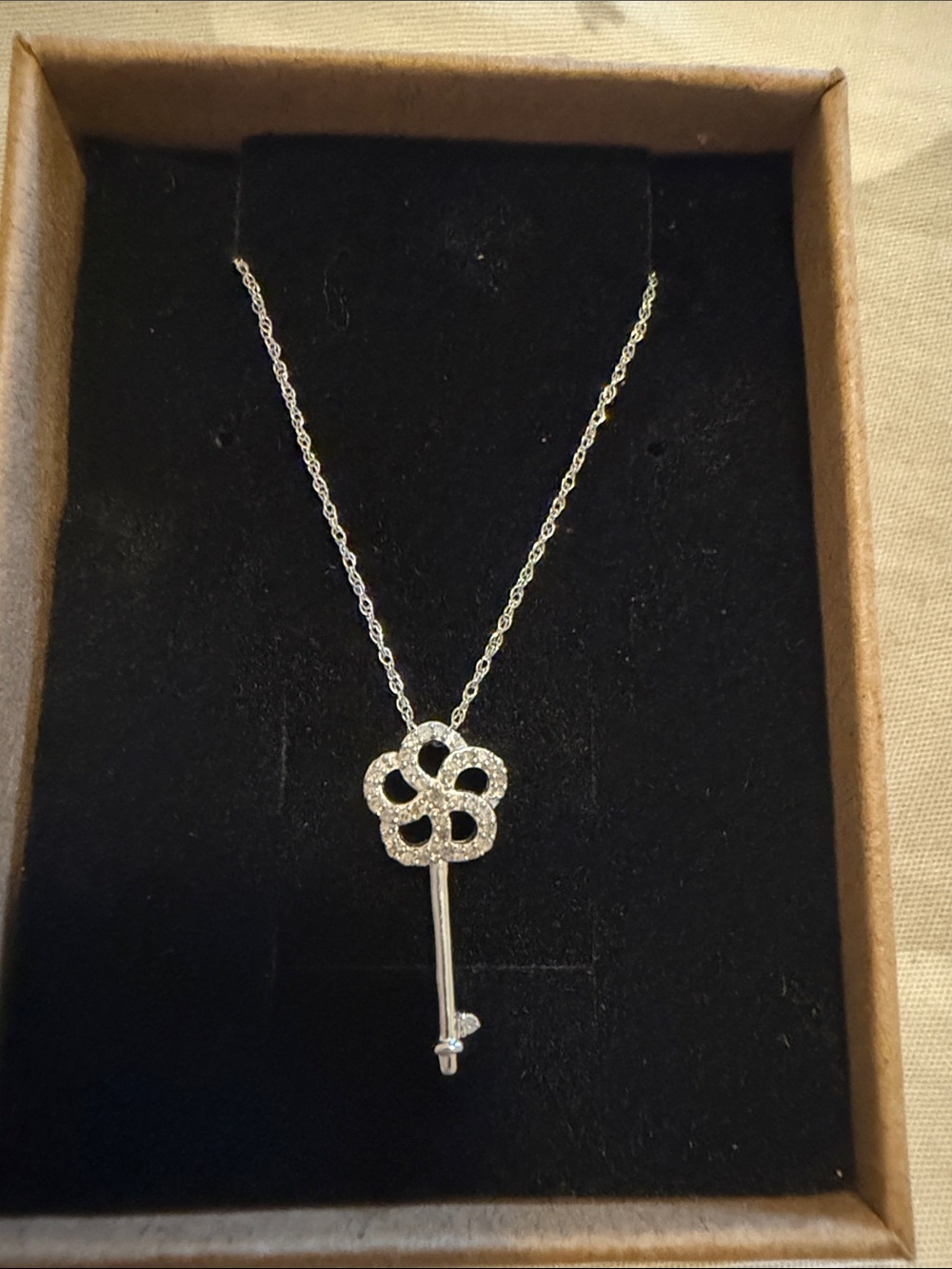 925 Silver Key Lab Diamond Accents Pendant Necklace - - Picture 3 of 4